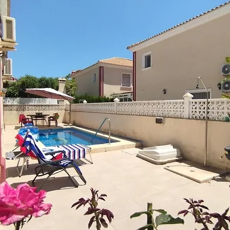 Pinery With A Private Swimming Pool Vila *